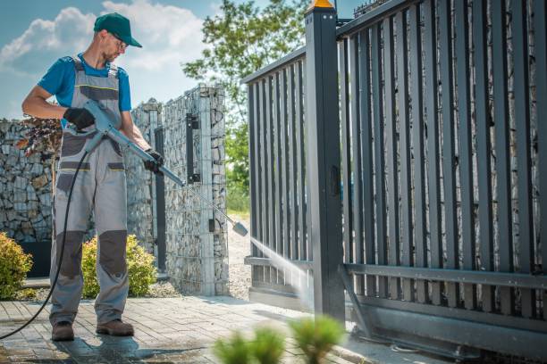 Best Pool Deck Cleaning  in Levittown, NY